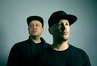 Hybrid Minds live